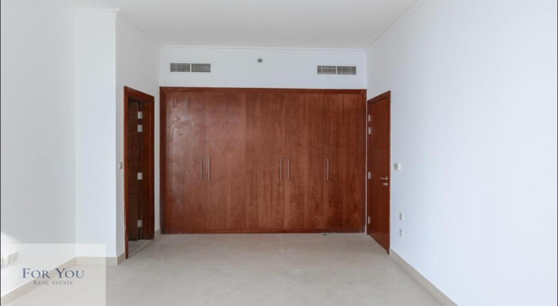 Floor plan — —